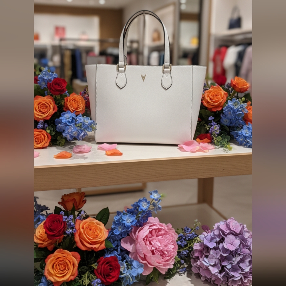 Handbag - Picture 1 of 16
